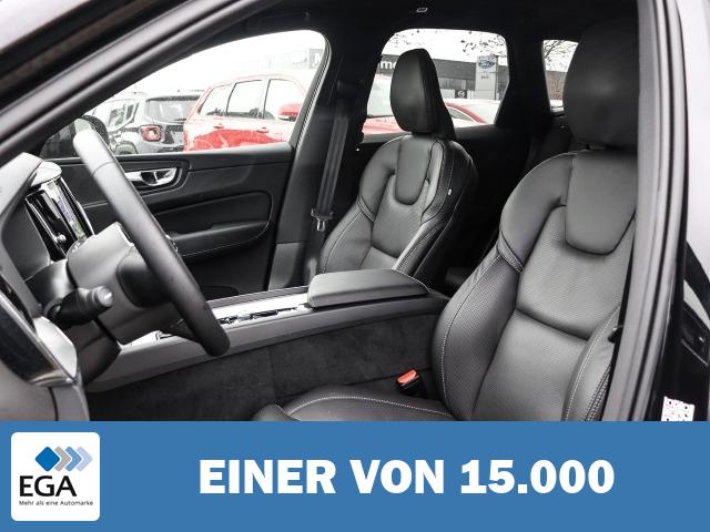 Volvo XC60 Plus Black Edition Recharge Plug-In Hybrid AWD T8 Twin Engine EU6d AD Stand