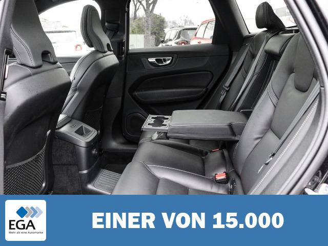 Volvo XC60 Plus Black Edition Recharge Plug-In Hybrid AWD T8 Twin Engine EU6d AD Stand