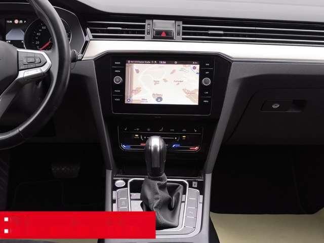 Volkswagen Passat Variant 2.0 TDI DSG Elegance AHK ACC LED
