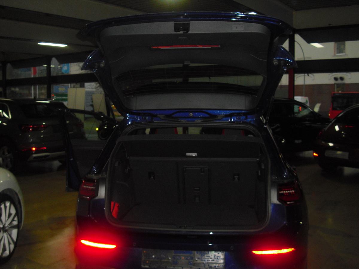 Volkswagen Golf GTI VIII 2.0 TSI Matrix-LED/NAVI/Business/RFK