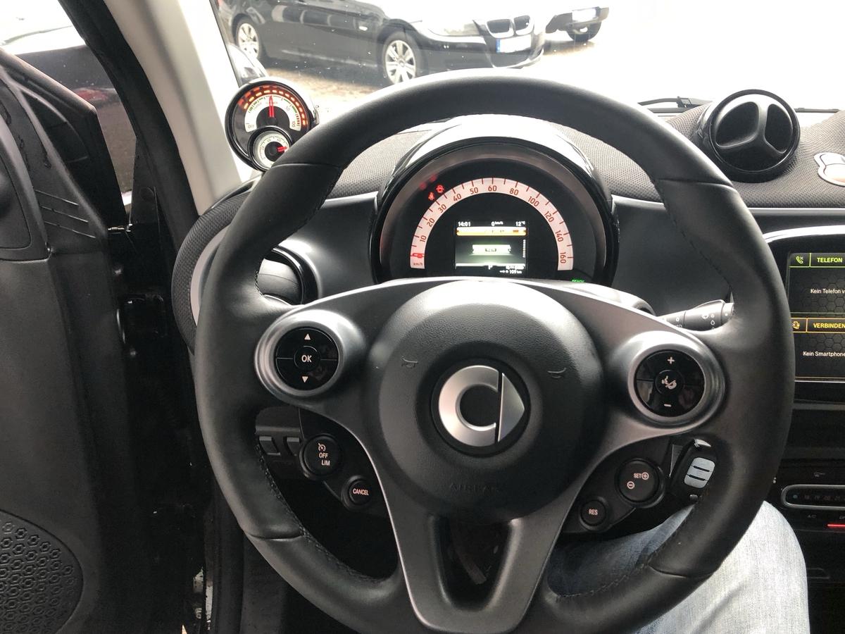 Smart ForTwo EQ*Exclusive*JBL* PANO*PTS*ALU*CAM*MEDIA*LED*SHZ*22kw