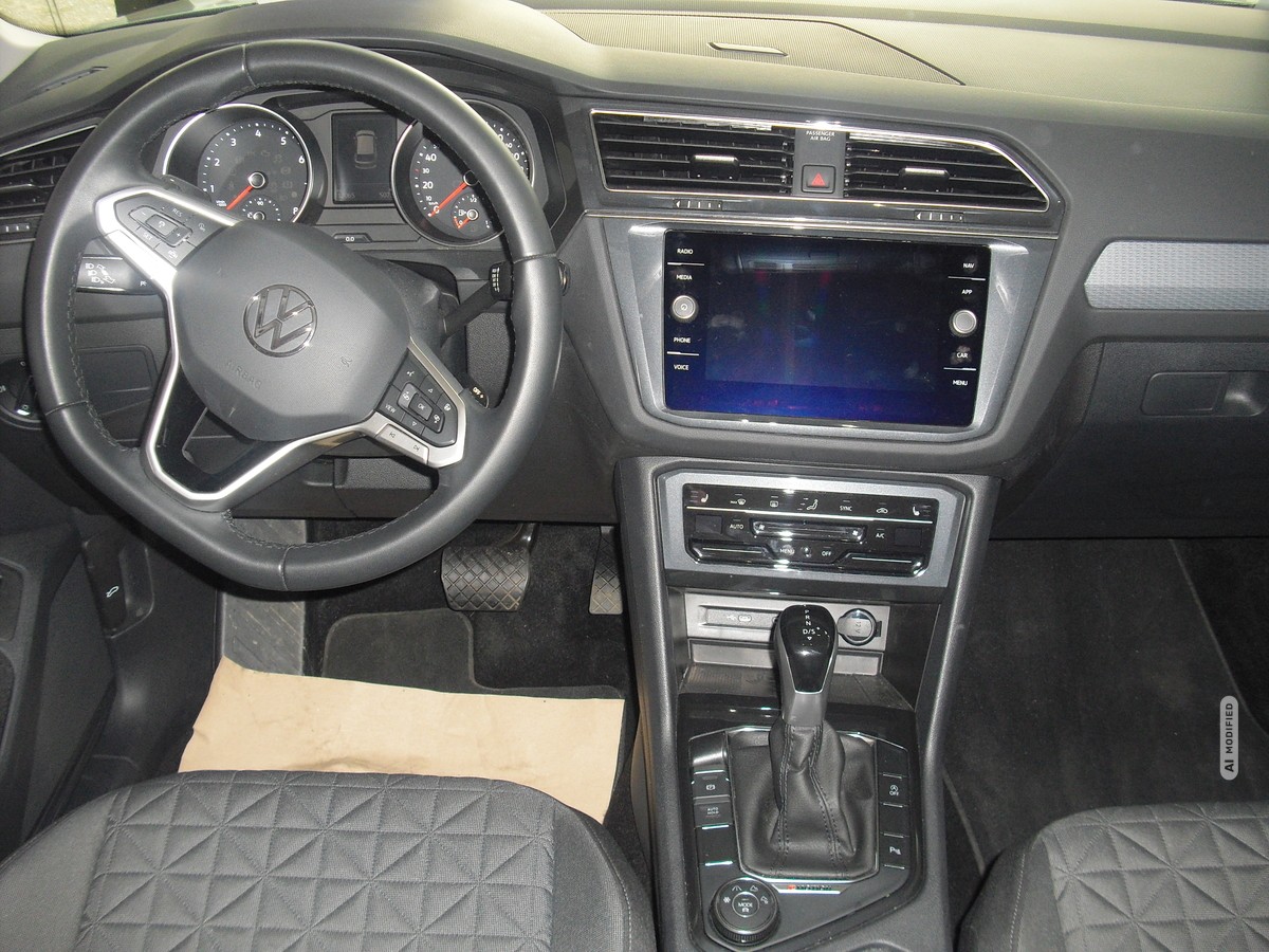 Volkswagen Tiguan 2.0 TSI Life 4Motion (7-Gang DSG / AHK)