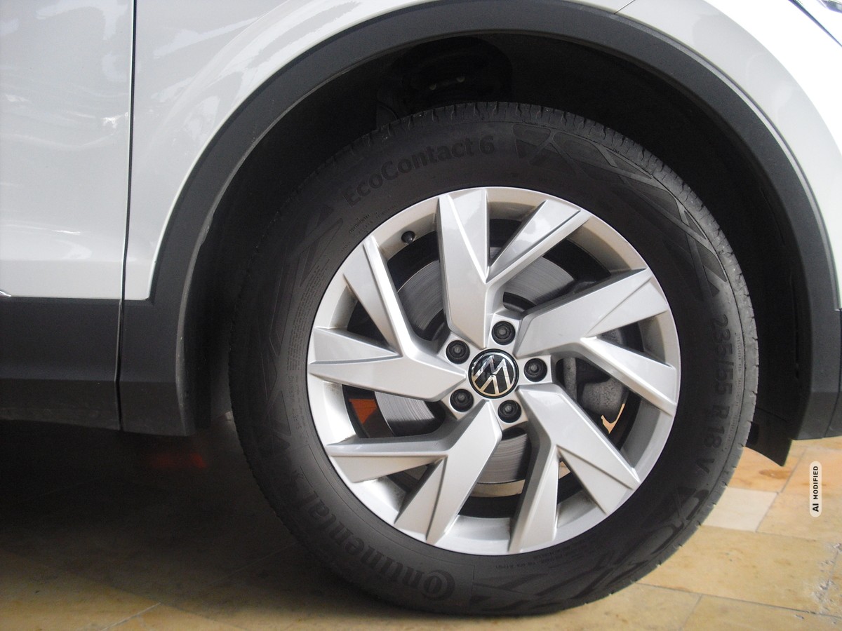 Volkswagen Tiguan 2.0 TSI Life 4Motion (7-Gang DSG / AHK)