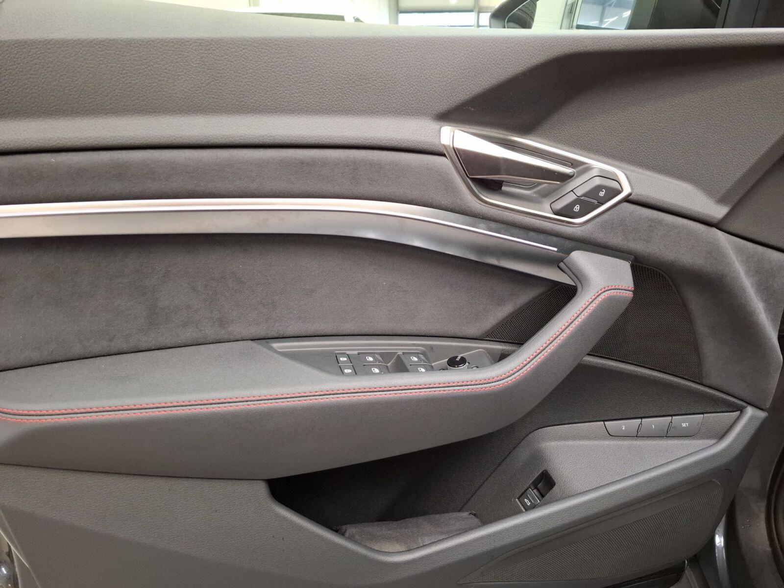 Audi Q8 e-tron S line 55 quattro 300 kW