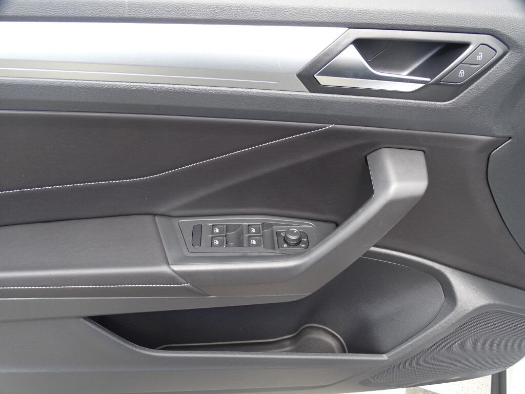 Volkswagen T-Roc 1.0 Style*NAVI*LED*DAB*RFK*SHZG*PDC*APP C.