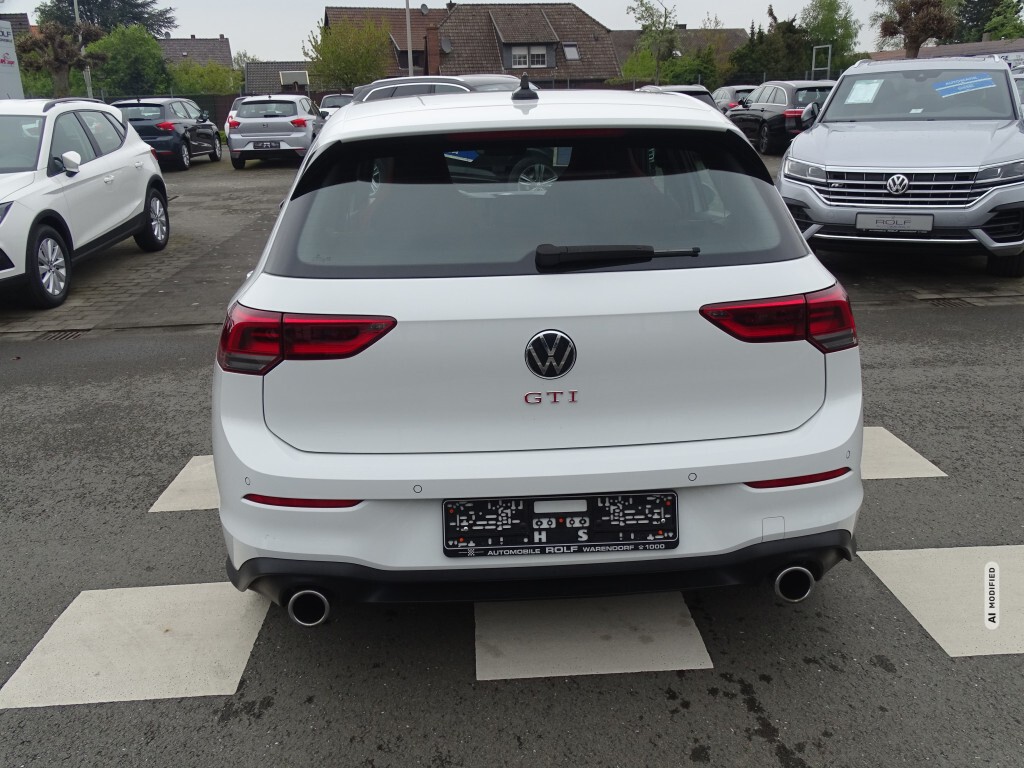 Volkswagen Golf VIII GTI*LED*NAVI*DSG*CAR PLAY*SHZG*PDC*DAB