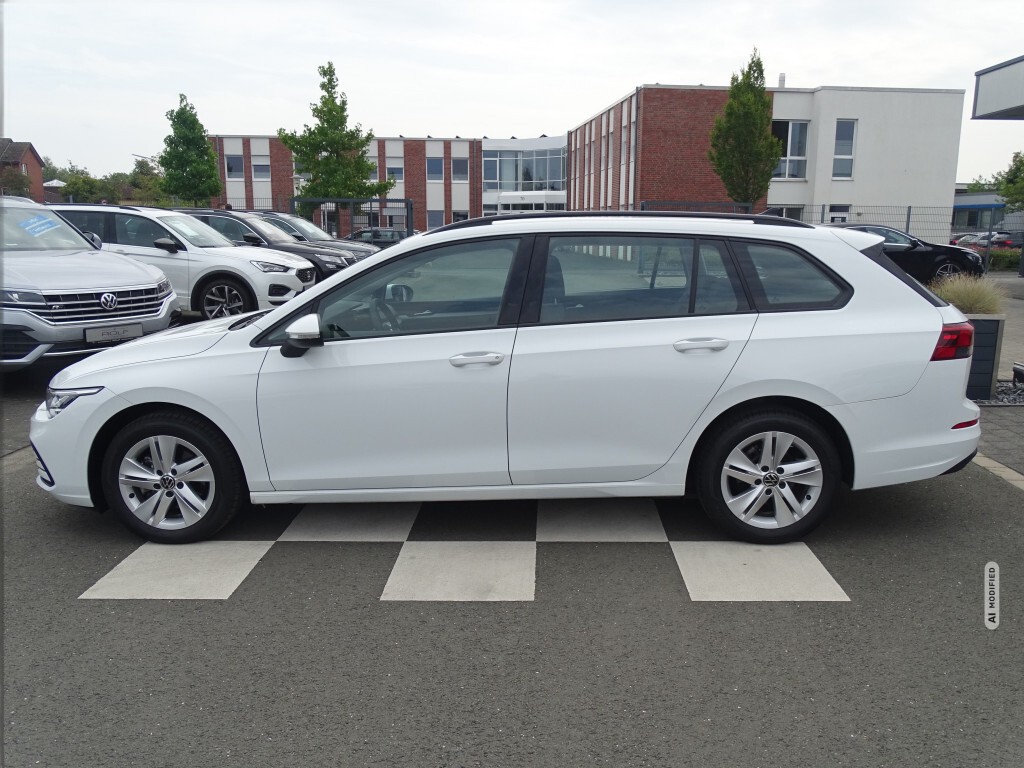 Volkswagen Golf 1.0 Life eTSI*DSG*NAVI*LED*PDC*DAB*SHZG*