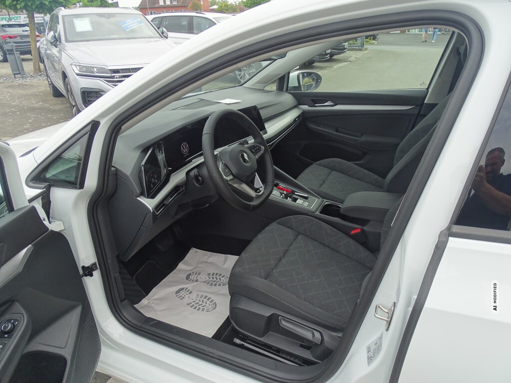 Volkswagen Golf 1.0 Life eTSI*DSG*NAVI*LED*PDC*DAB*SHZG*