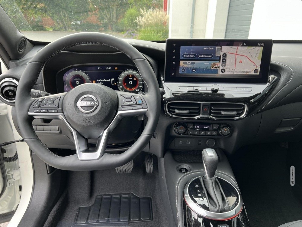 Nissan Juke Acenta 1,6 DIG-T Hybrid MMA Winterpaket