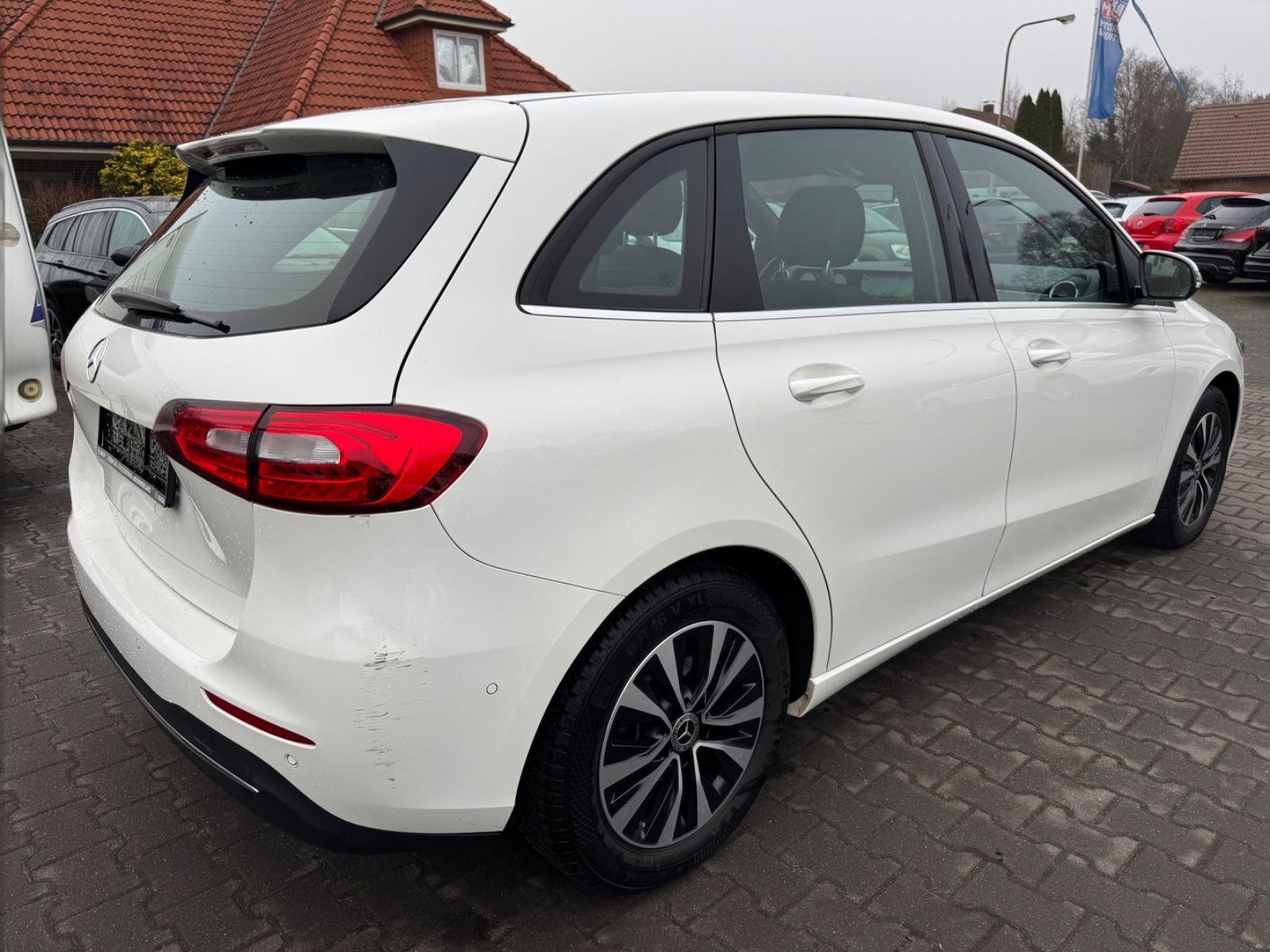 Mercedes-Benz B 180 d,VCockpit,NAVI,KAMERA,LEDER,SHZ,SPUR,1.HD