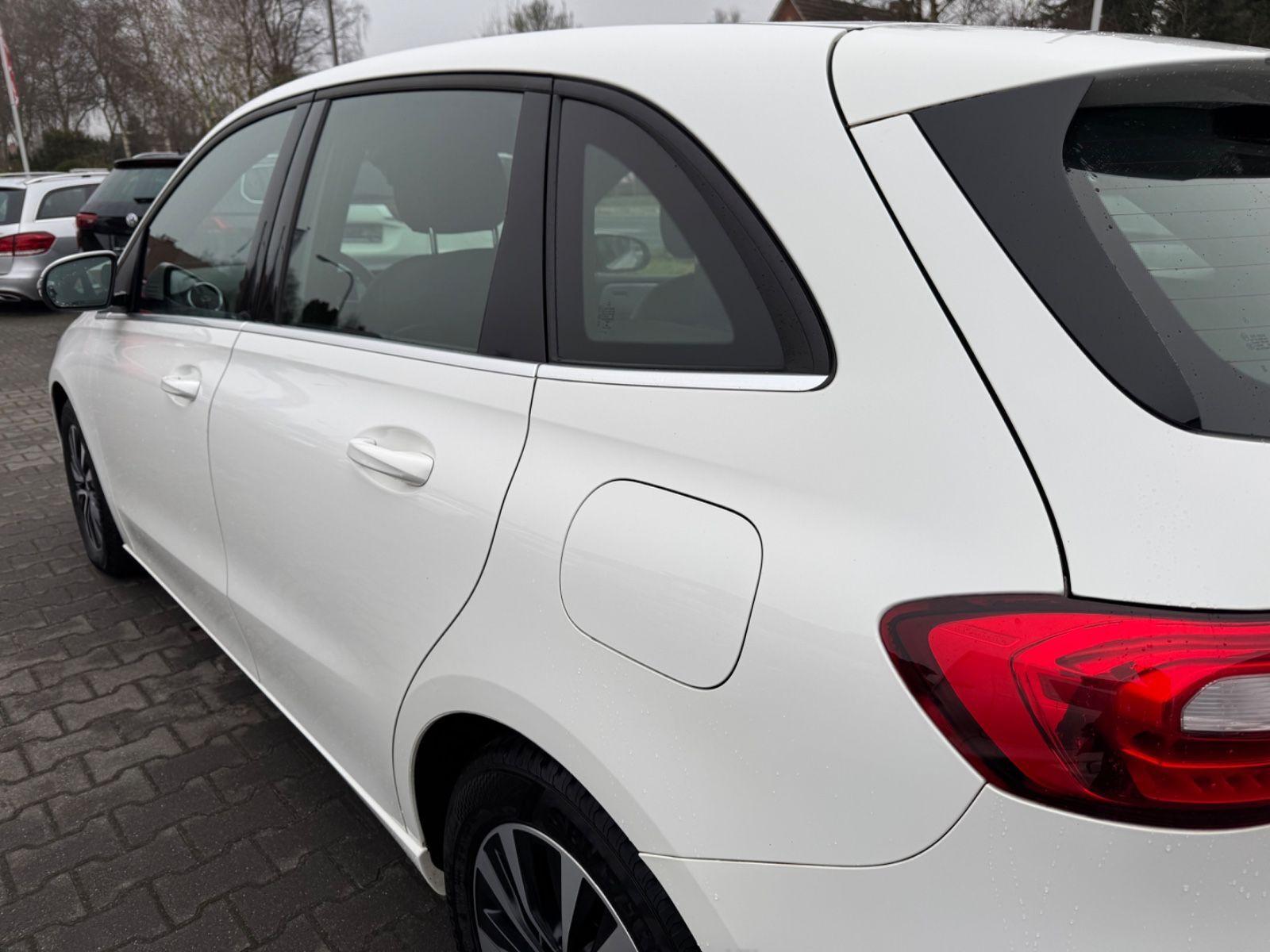 Mercedes-Benz B 180 d,VCockpit,NAVI,KAMERA,LEDER,SHZ,SPUR,1.HD