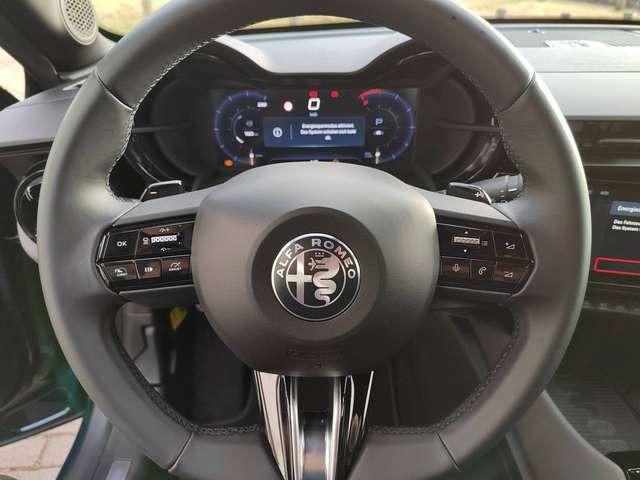 Alfa Romeo Junior Ibrida Speciale 1.2 VGT Tech-Paket/Navi/Kamera/ACC
