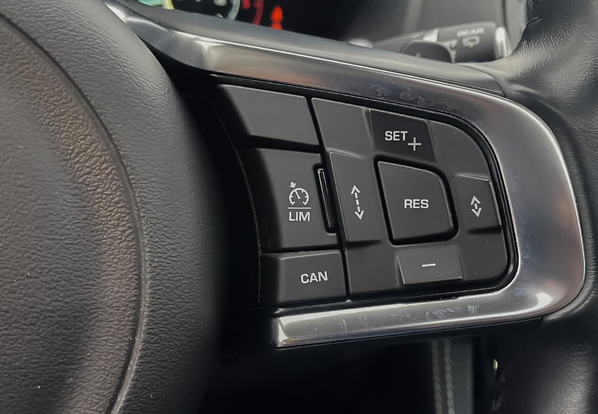 Jaguar F-Pace R-Sport 30d AWD NAVI VIRTUAL PANO AHK