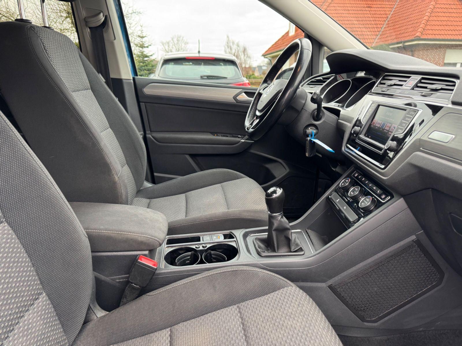 Volkswagen Touran Comfortline BMT,7-SITZER,PDC,TEMPOMAT,TOP