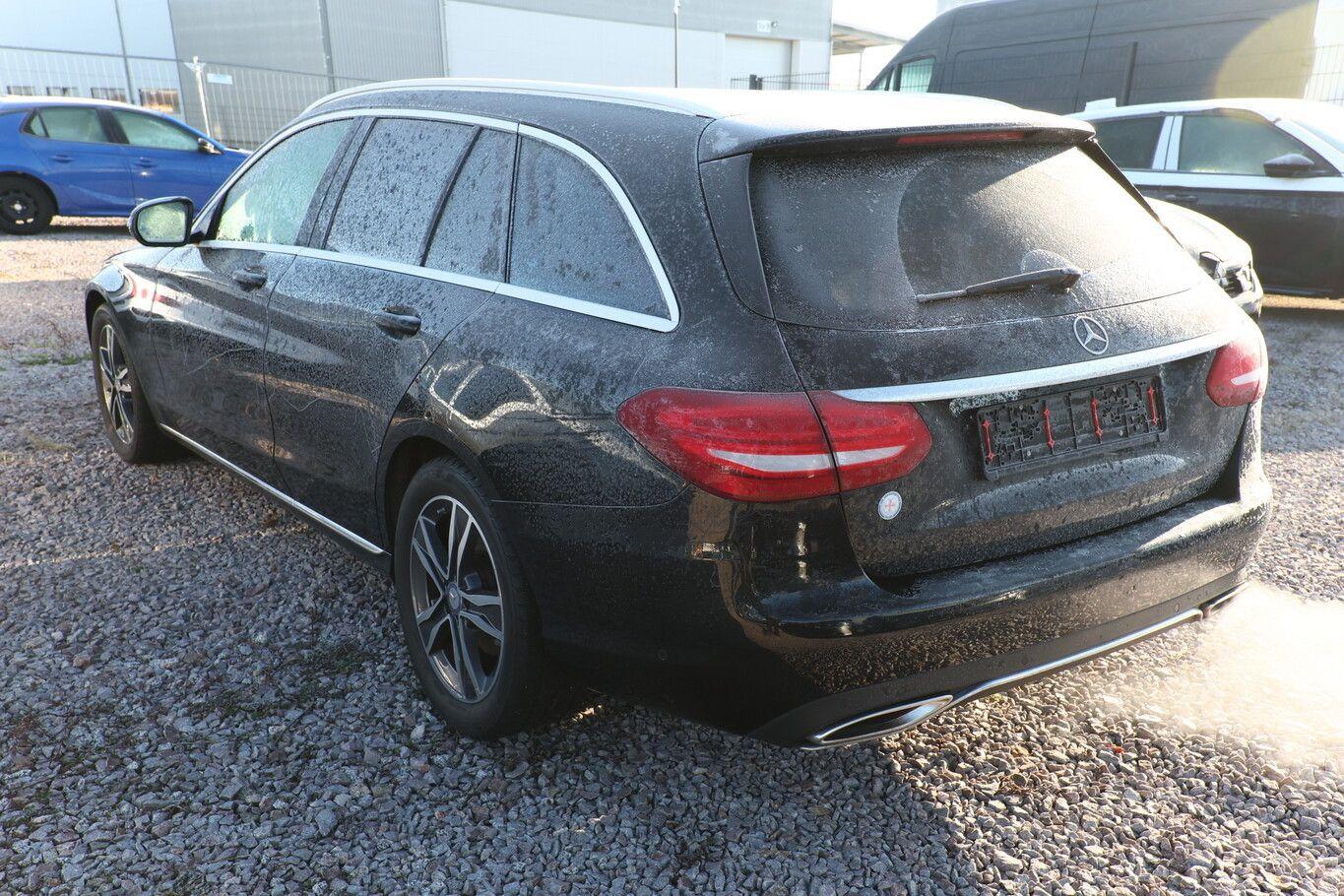 Mercedes-Benz C 300 T 245 Aut. Avantgarde LED Pano ParkAs Kam