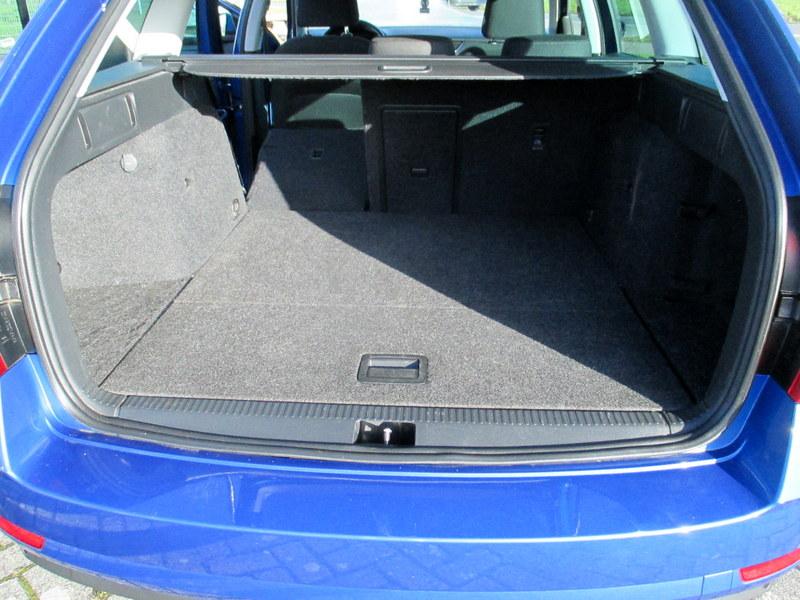 Skoda Octavia Kombi 1.5 TSI ACT Style Navi Einparkhilfe LED Klima 