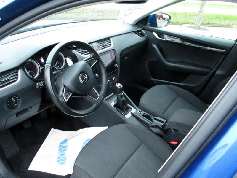 Skoda Octavia Combi 1.5 TSI ACT Style Navi Einparkhilfe LED Klima 