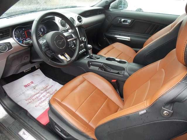 Ford Mustang 5,0 GT Navi