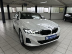 Bild BMW 320d Touring xDrive AHK LED Navi PDC Kamera 3 Zonenkl.