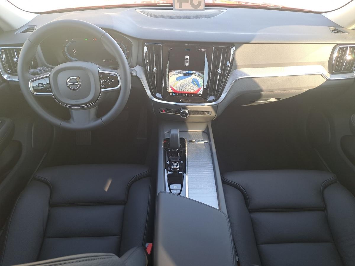 Volvo V60 B4 (Diesel) Plus Dark*PANORAMA-DACH*HARMAN/KARDON*R-CAM*