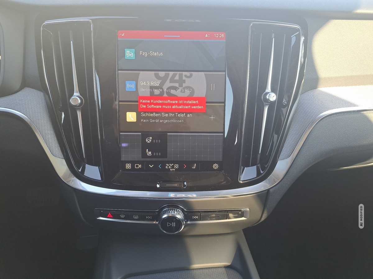 Volvo V60 B4 (Diesel) Plus Dark*PANORAMA-DACH*HARMAN/KARDON*R-CAM*