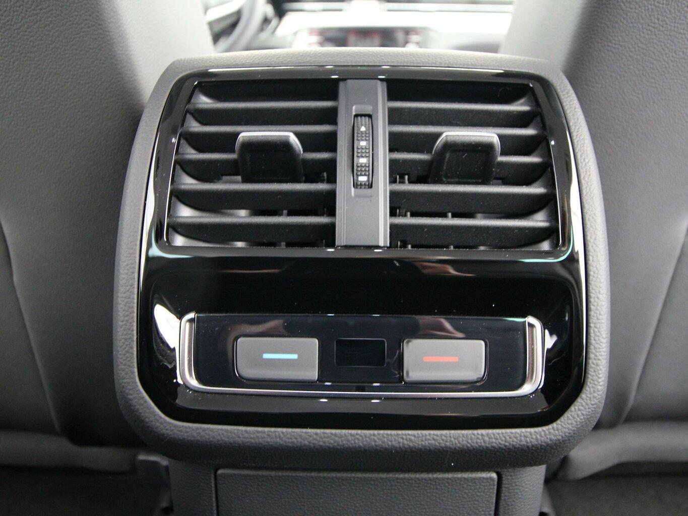 Volkswagen Passat Variant 2.0 TDI BMT 7-DSG Elegance R-Line