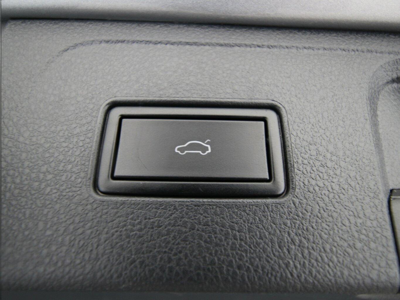 Volkswagen Passat Variant 2.0 TDI BMT 7-DSG Elegance R-Line