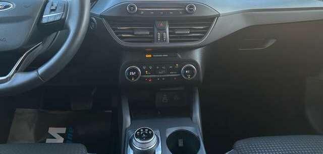 Ford Focus Cool&Connect*Aut.*KAM*NAV*LED*ACC*CARPLAY*Keyfree