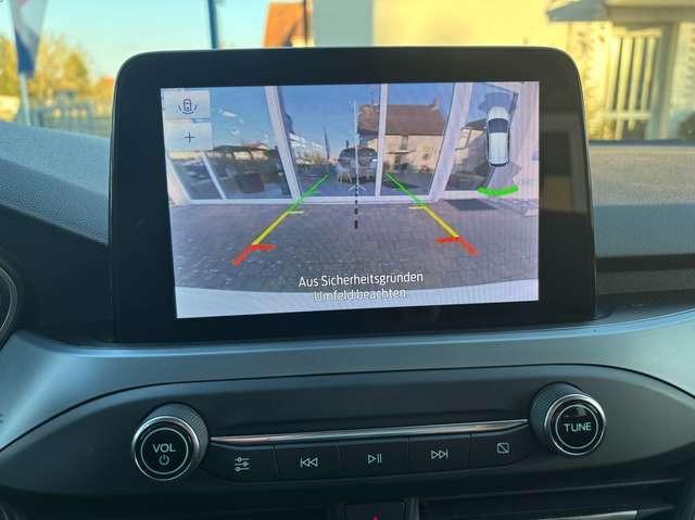Ford Focus Cool&Connect*Aut.*KAM*NAV*LED*ACC*CARPLAY*Keyfree