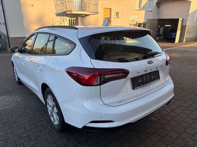 Ford Focus Cool&Connect*Aut.*KAM*NAV*LED*ACC*CARPLAY*Keyfree