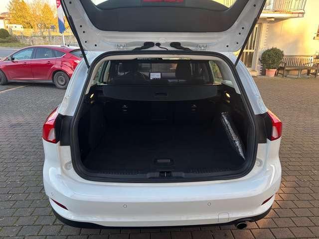 Ford Focus Cool&Connect*Aut.*KAM*NAV*LED*ACC*CARPLAY*Keyfree