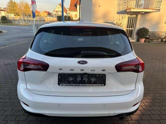 Ford Focus Cool&Connect*Aut.*KAM*NAV*LED*ACC*CARPLAY*Keyfree
