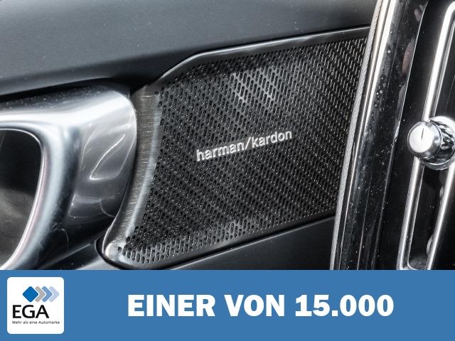 Volvo XC40 Plus Dark Recharge Plug-In Hybrid 2WD T5 Twin Engine EU6d StandHZG Navi dig