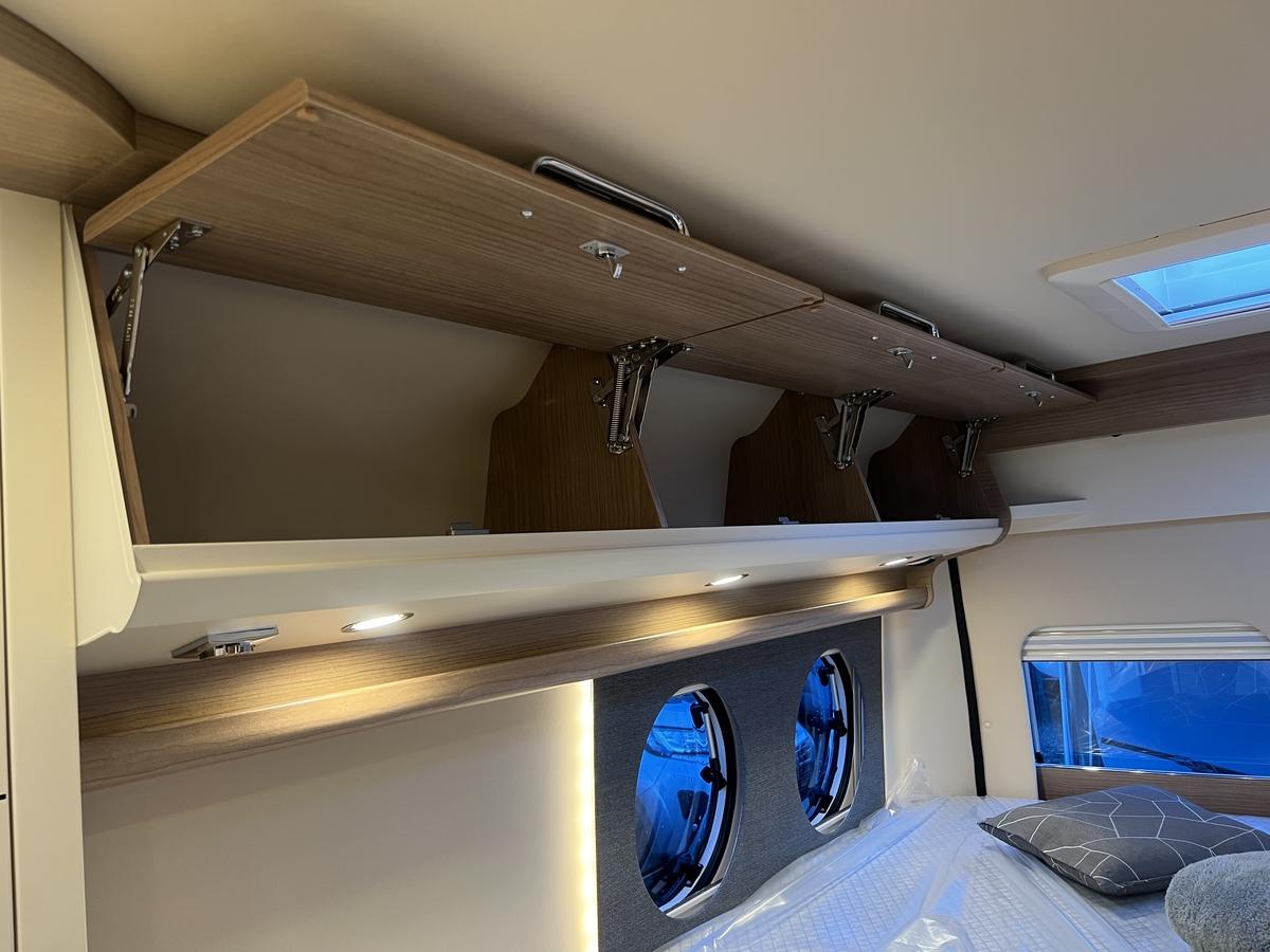 Malibu Van Two Rooms 640 LE RB GT Skyview+180PS+Dieselheizung