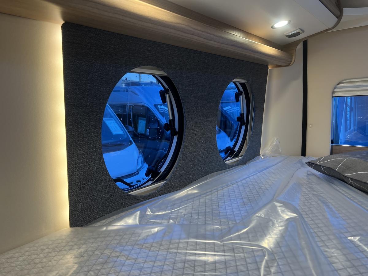 Malibu Van Two Rooms 640 LE RB GT Skyview+180PS+Dieselheizung