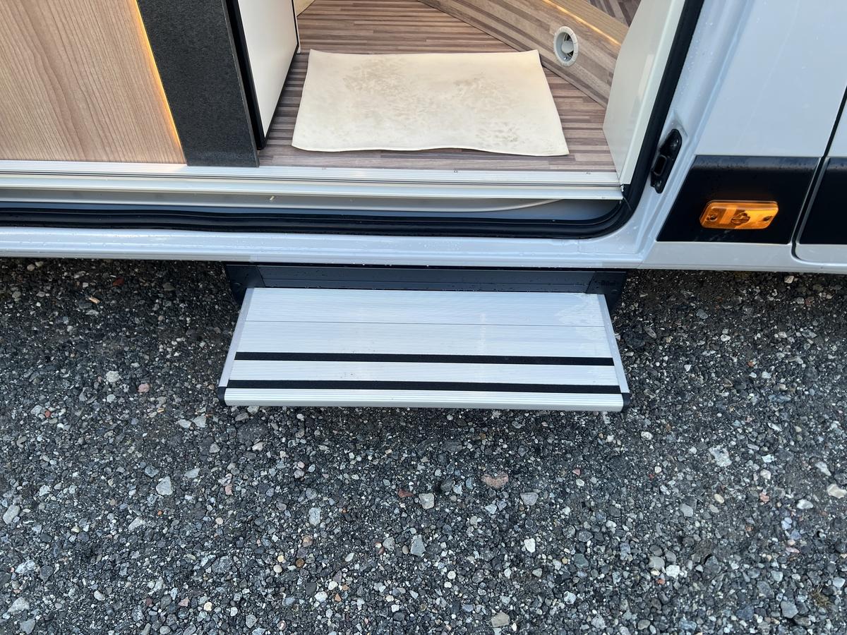 Malibu Van Two Rooms 640 LE RB GT Skyview+180PS+Dieselheizung