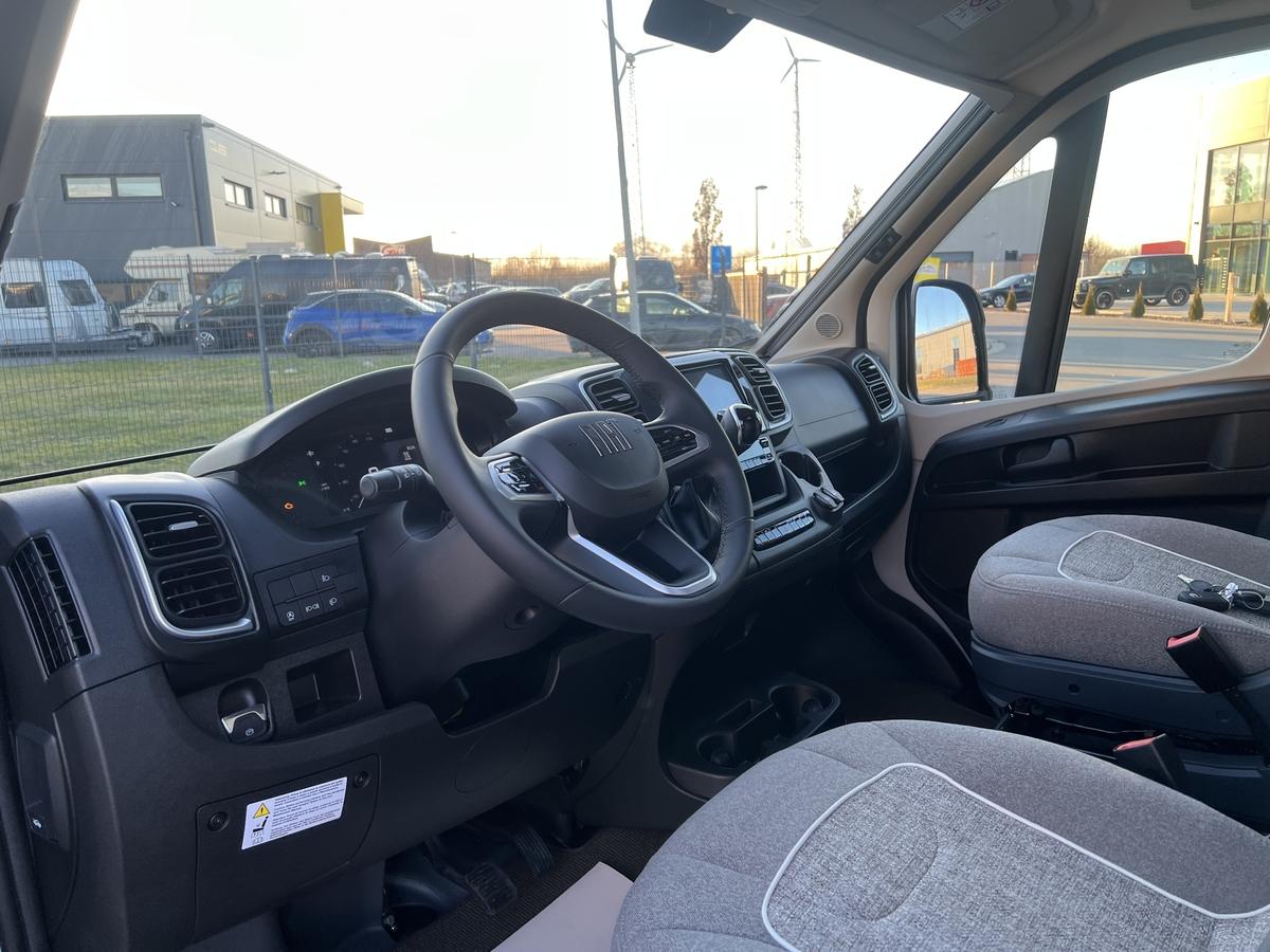 Malibu Van Two Rooms 640 LE RB GT Skyview+180PS+Dieselheizung