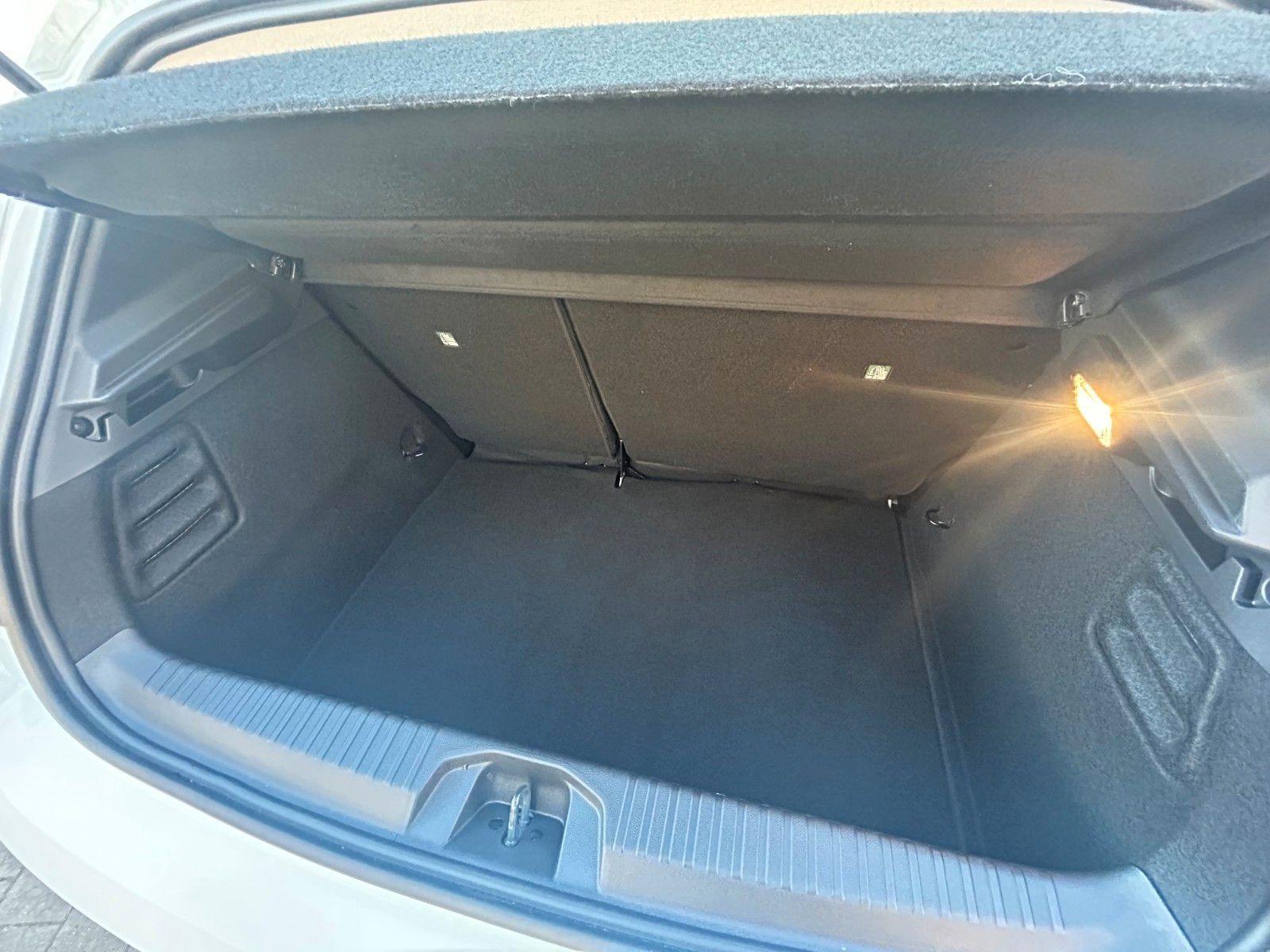 Mitsubishi Colt Basis, LED, DAB, CarPlay