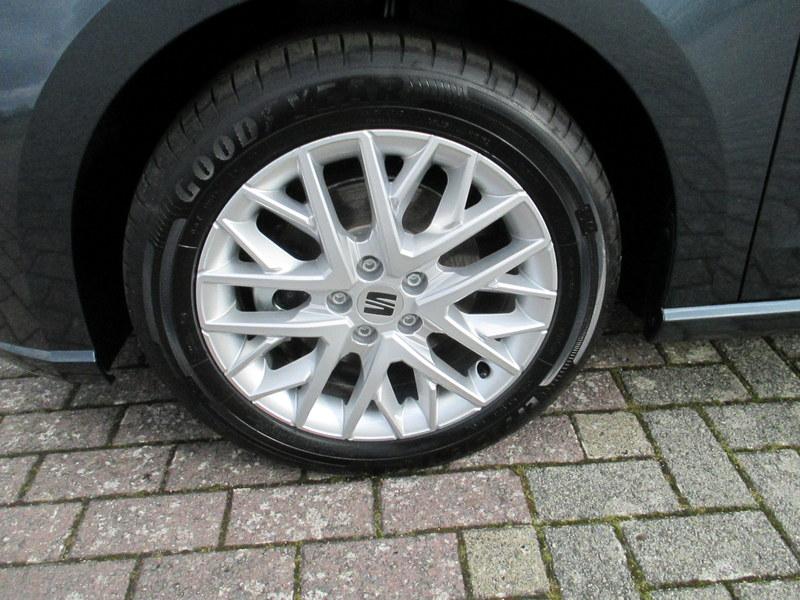 Seat Ibiza 1.0 TSI FR  Klima Alu Rückfahrkamera Navi LED