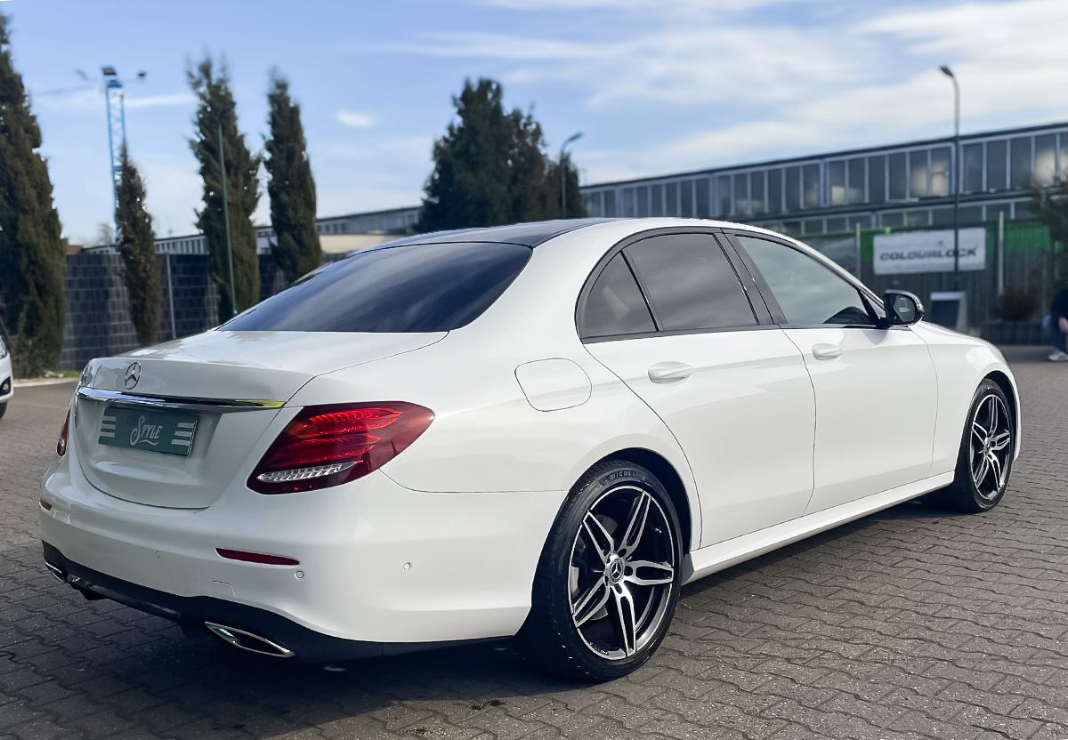 Mercedes-Benz E 400 d AMG Line 4Matic WIDE PANO SHZ PDC RFK