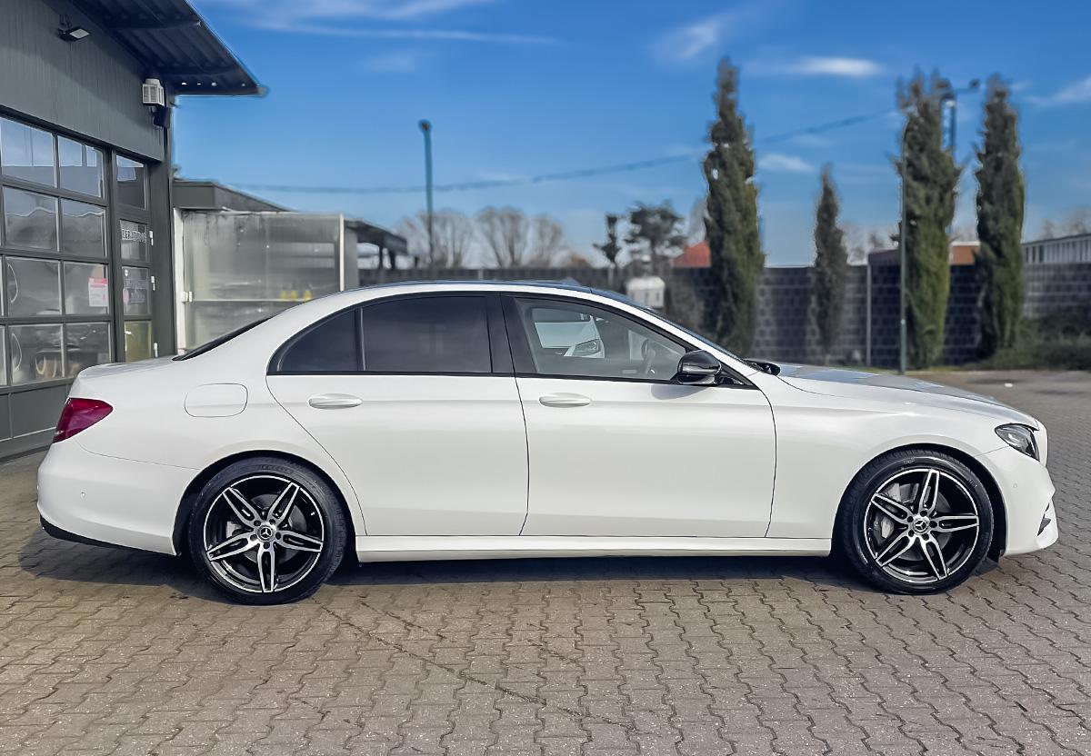 Mercedes-Benz E 400 d AMG Line 4Matic WIDE PANO SHZ PDC RFK