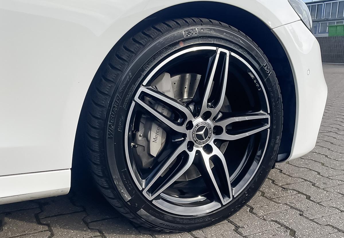 Mercedes-Benz E 400 d AMG Line 4Matic WIDE PANO SHZ PDC RFK