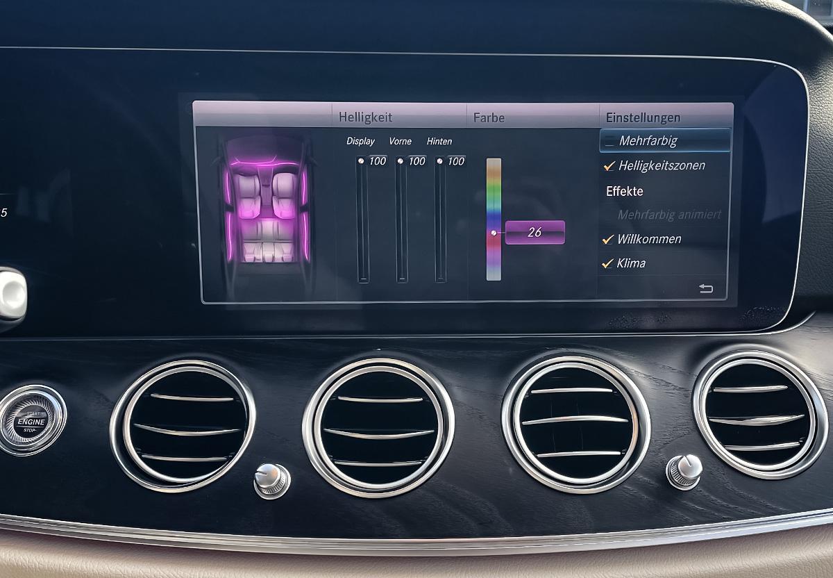 Mercedes-Benz E 400 d AMG Line 4Matic WIDE PANO SHZ PDC RFK