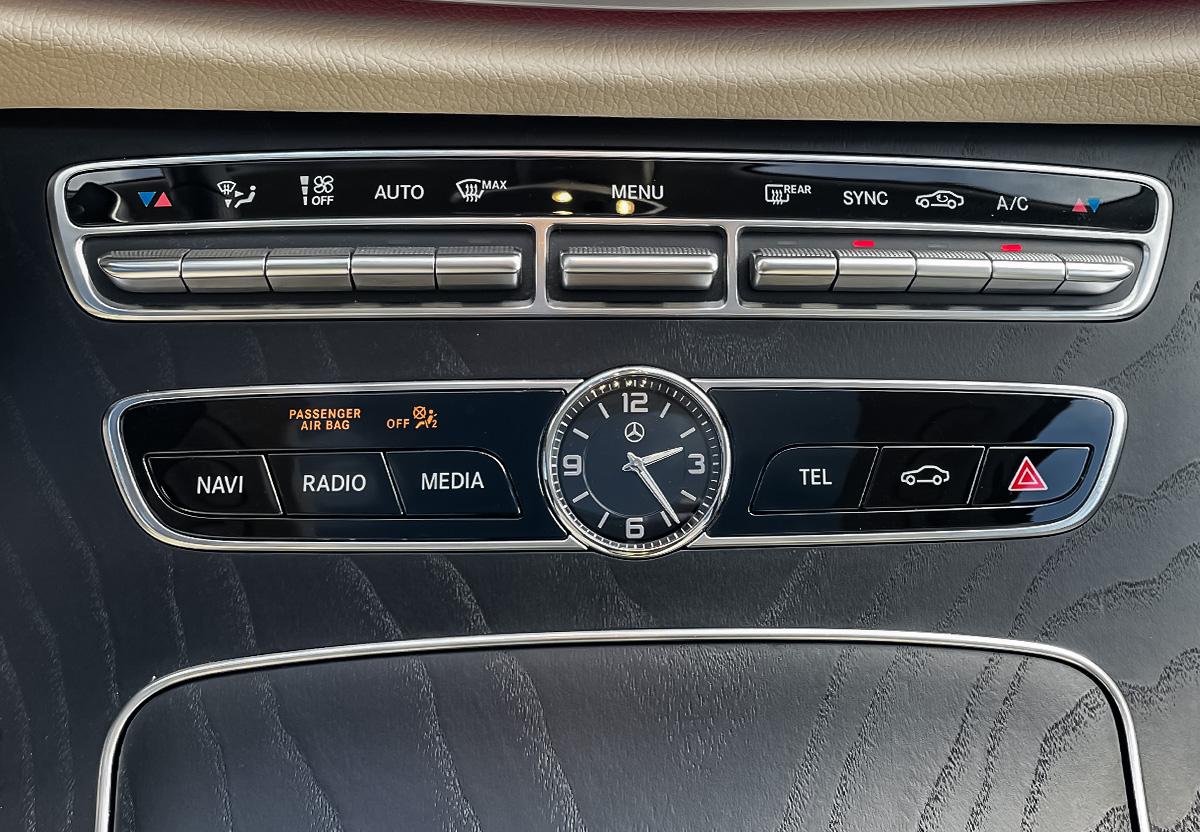 Mercedes-Benz E 400 d AMG Line 4Matic WIDE PANO SHZ PDC RFK