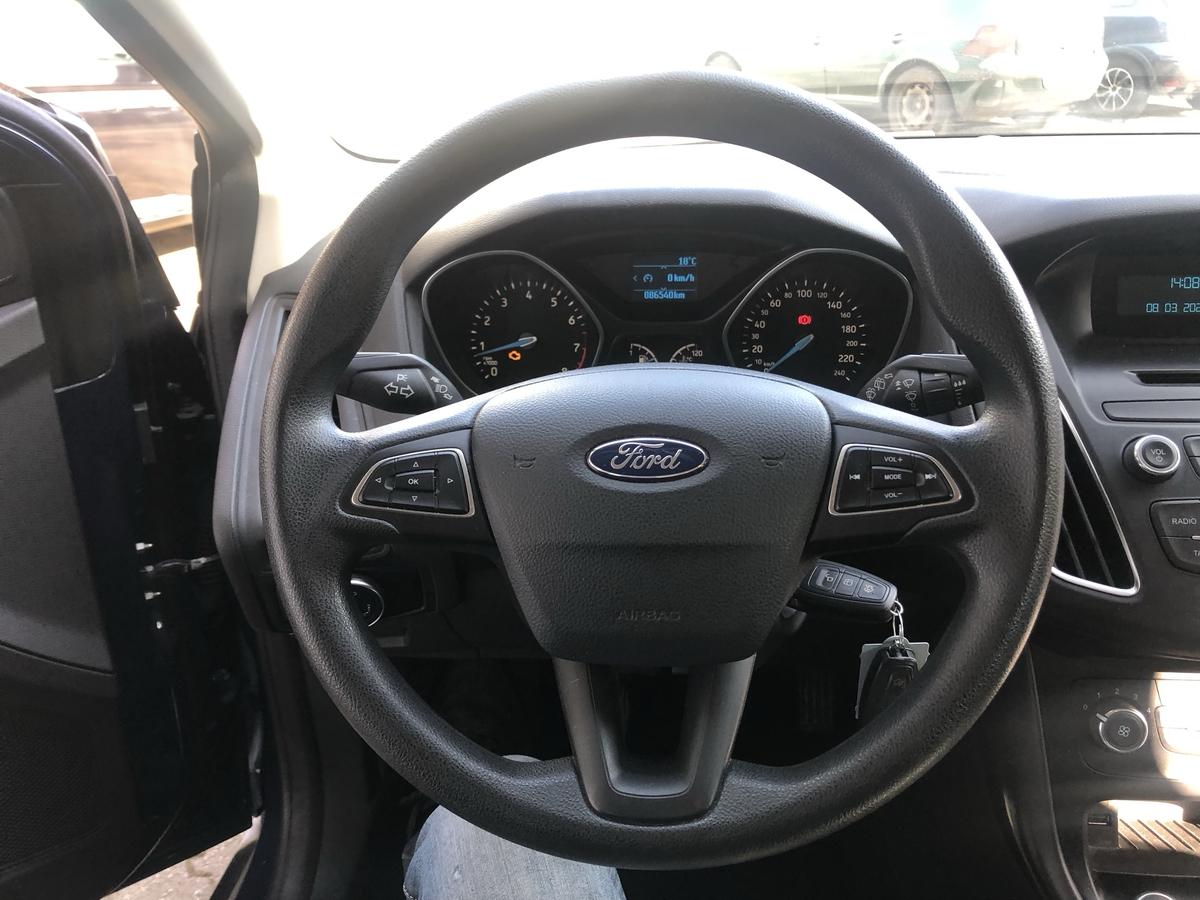 Ford Focus 1.0 EcoBoost*Ambiente*AHK*ALU FELGEN*KLIMA*3 Hand