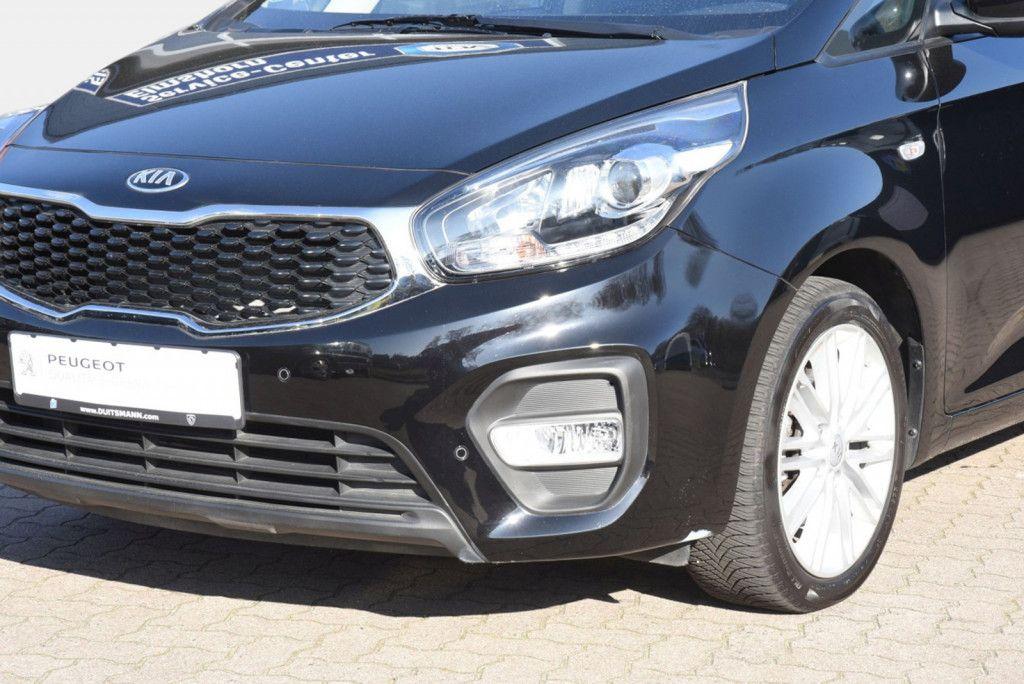 Kia Carens Dream Team