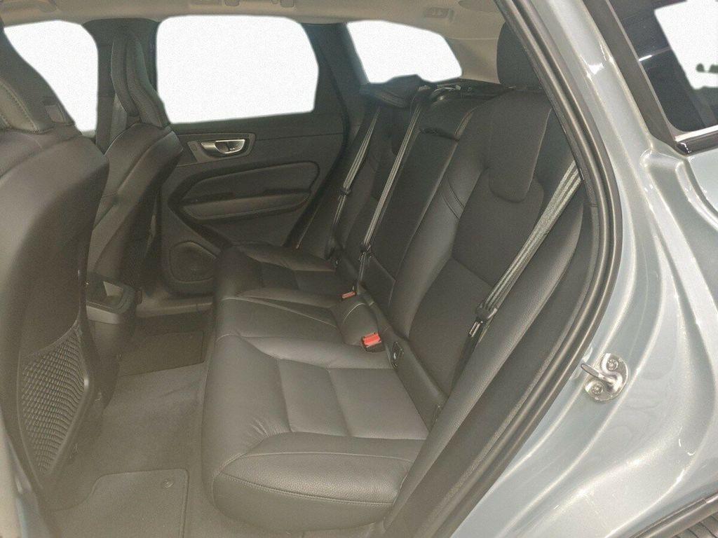 Volvo XC60 B4 Plus Dark AHK+RFK+NAVI+MEMORY-SITZ+LENKRAD-HZ