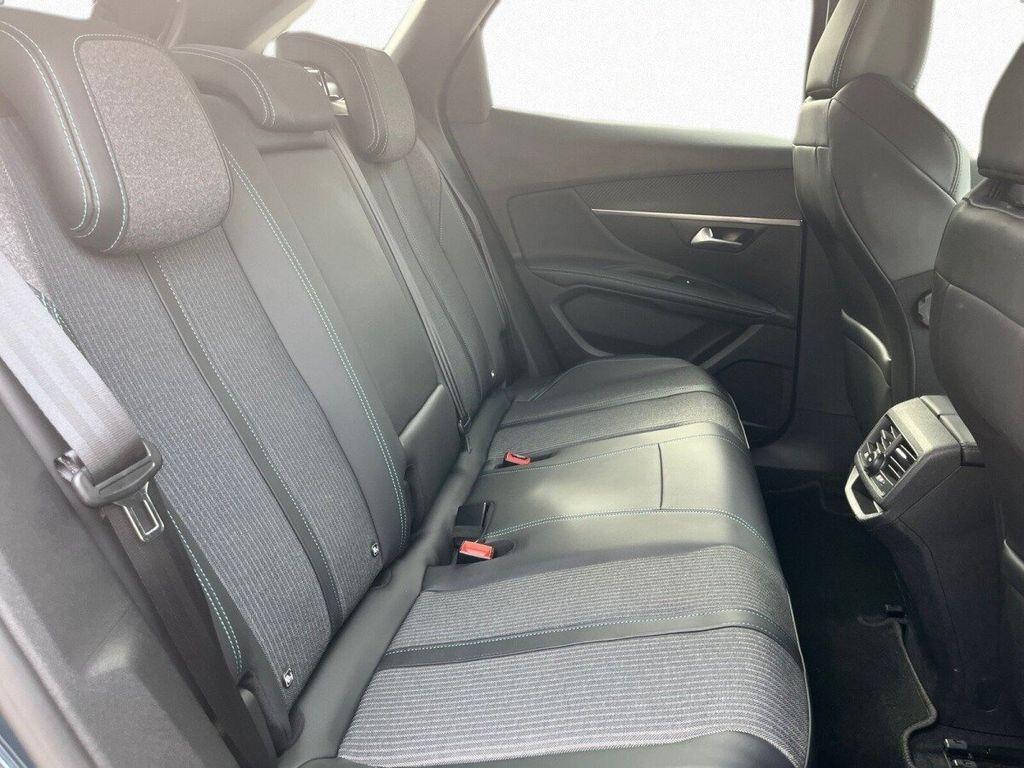 Peugeot 3008 Allure NAVI+RFK+MIRROR-SCREEN+KEYLESS+TEMP.
