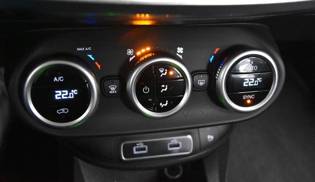 Fiat 500X Club HYB DCT LED UConnect Kamera Tempo DAB