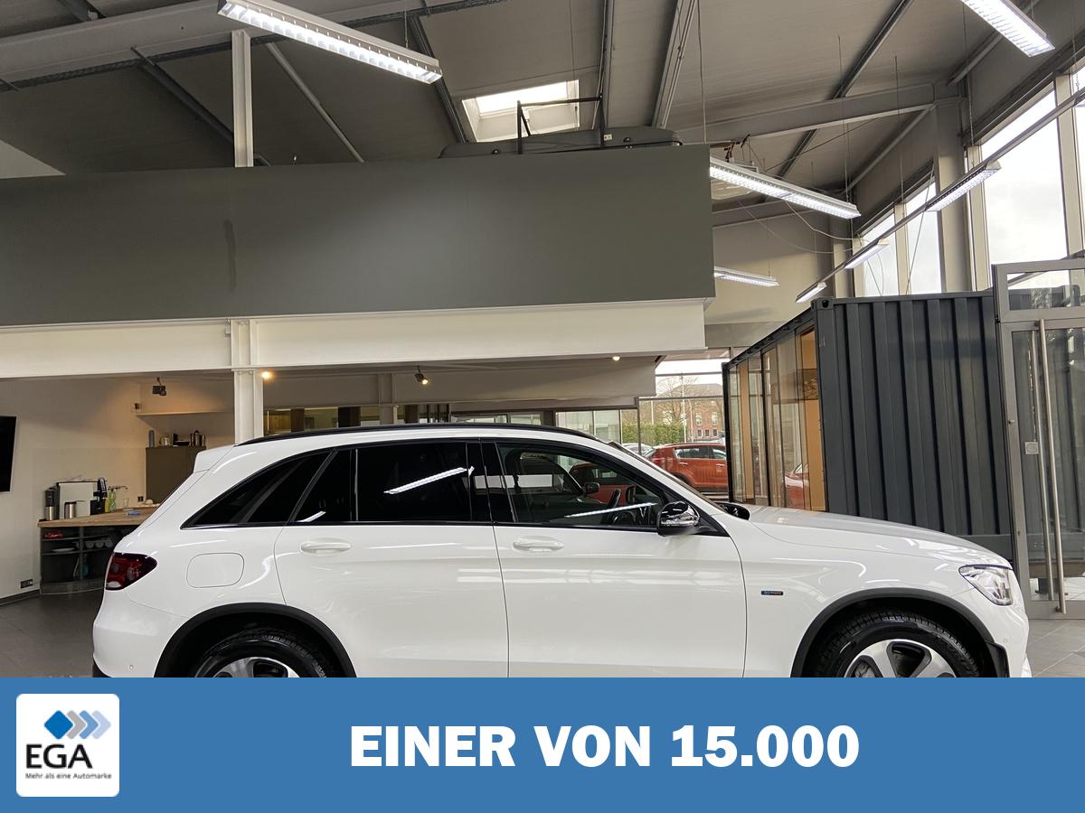Mercedes-Benz GLC 300 e AMG Line 4M Night-Paket LED MBUX